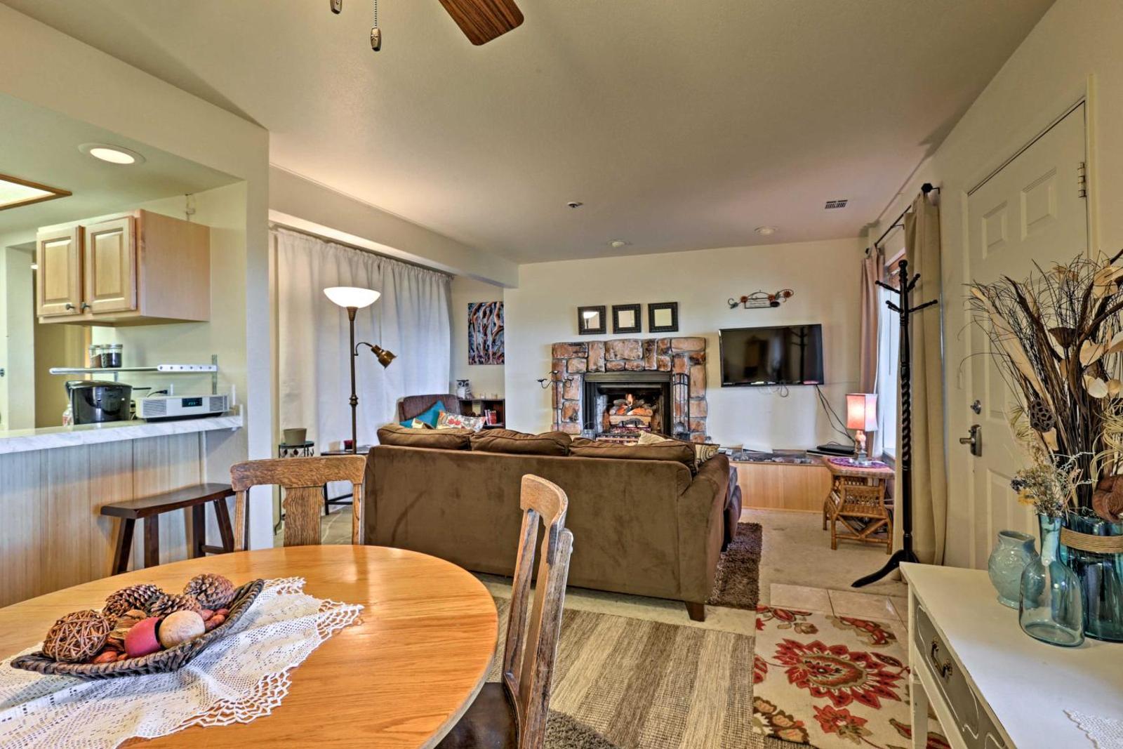 Cozy Stateline Condo with Hot Tub Access and Lake View Main image 1